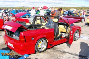 Ford Escort: titulní fotka