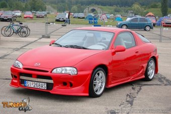 Mazda MX-3: titulní fotka