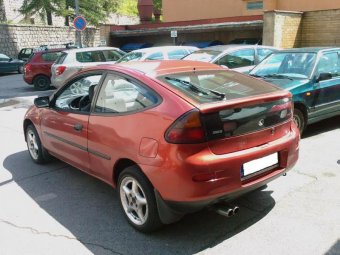 Mazda 323: titulní fotka