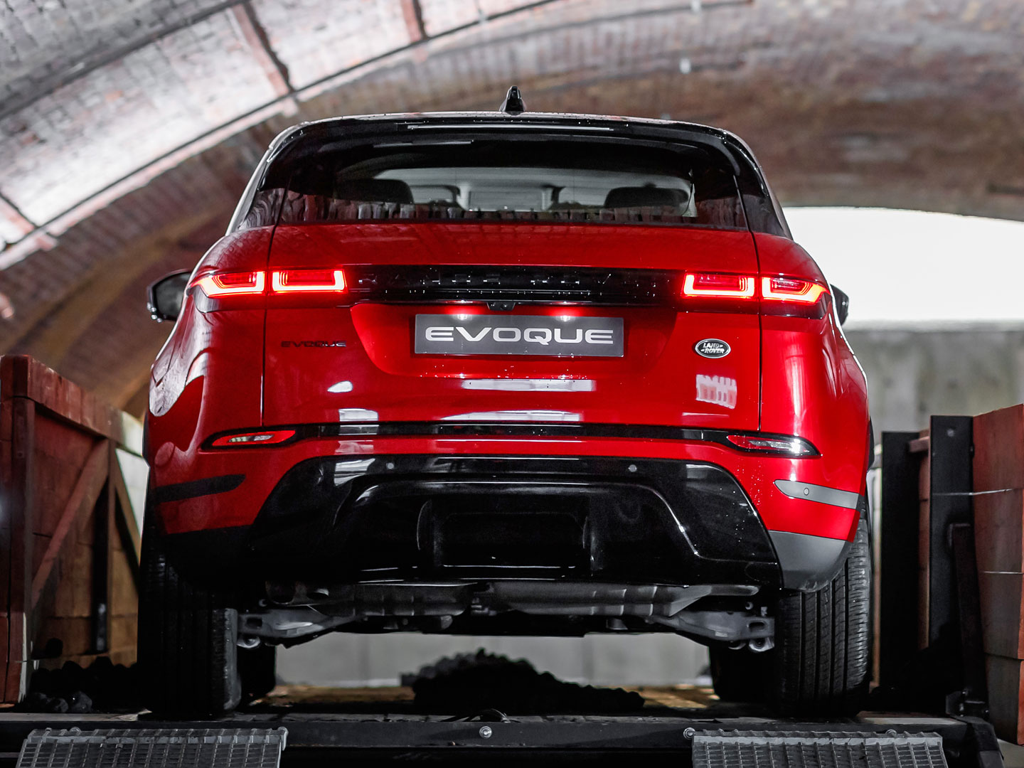 range_rover_evoque_50_5bf6cbd5b9c8c.jpg